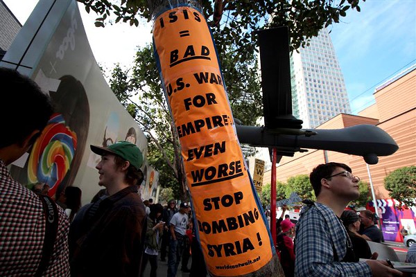 Protesting Obama in San Francisco 10/10 - Photo by SFexaminer.com